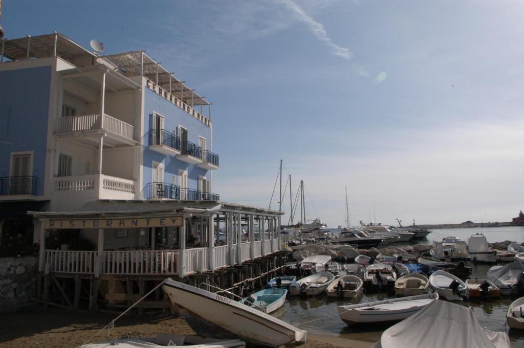 Hotel Gennarino A Mare Ponza Exterior foto